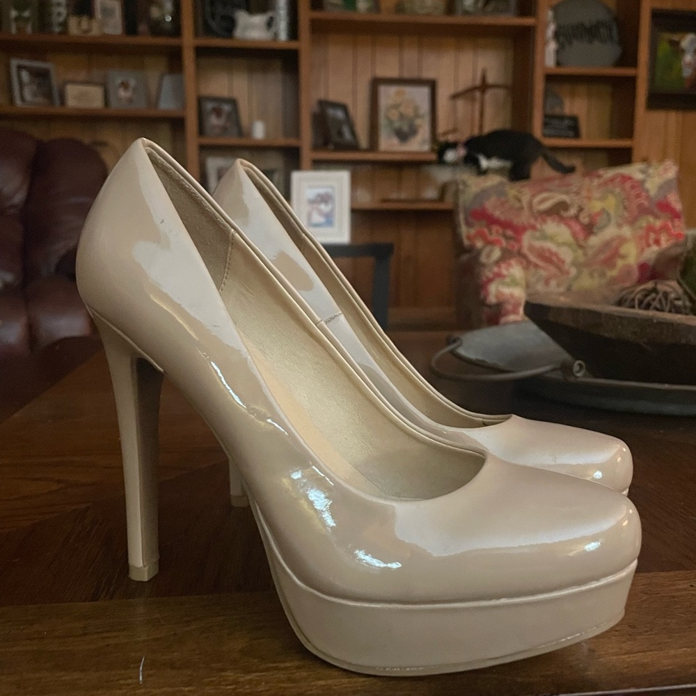 Chinese Laundry Glossy Nude Heels